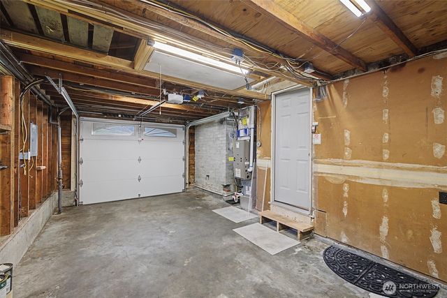 18519 Kenlake Place NE, Kenmore, WA 98028