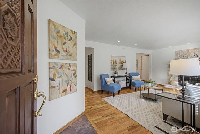 18519 Kenlake Place NE, Kenmore, WA 98028