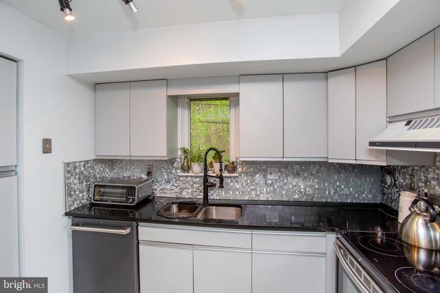 120 SWAN ST, Lambertville, NJ 08530