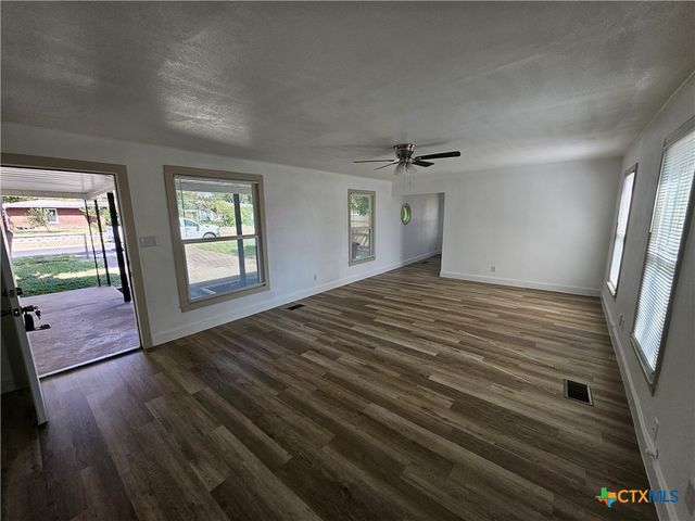 902 Duncan Avenue, Killeen, TX 76541