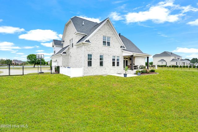 1357 Autumn Lakes Drive, Grimesland, NC 27837