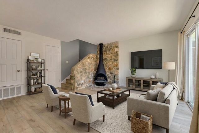 1208 Hollow Creek 105, Austin, TX 78704