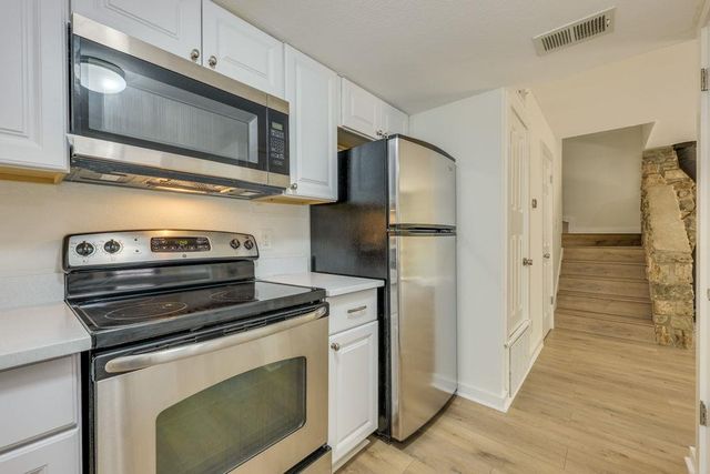 1208 Hollow Creek 105, Austin, TX 78704
