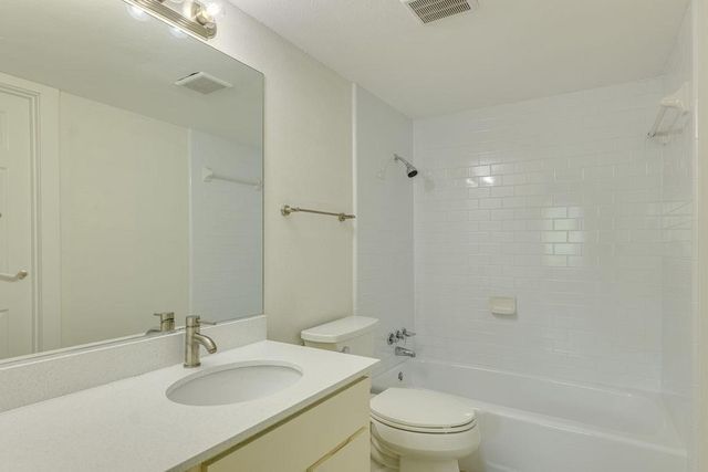 1208 Hollow Creek 105, Austin, TX 78704