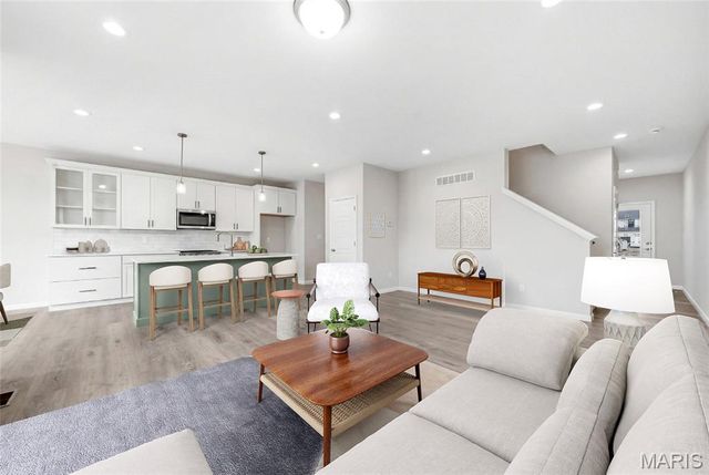 41 Pheasant Ring Drive, St Peters, MO 63376