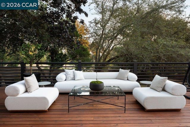 13555 Skyline Blvd, Oakland, CA 94619