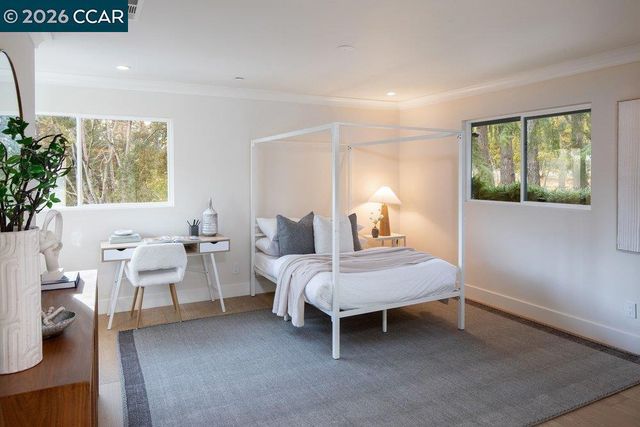 13555 Skyline Blvd, Oakland, CA 94619