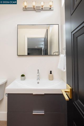 13555 Skyline Blvd, Oakland, CA 94619
