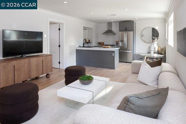 13555 Skyline Blvd, Oakland, CA 94619