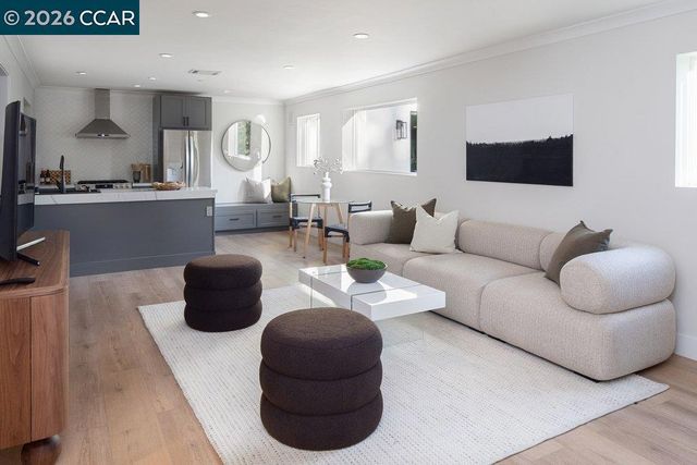 13555 Skyline Blvd, Oakland, CA 94619