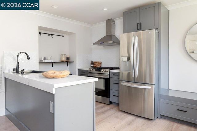 13555 Skyline Blvd, Oakland, CA 94619