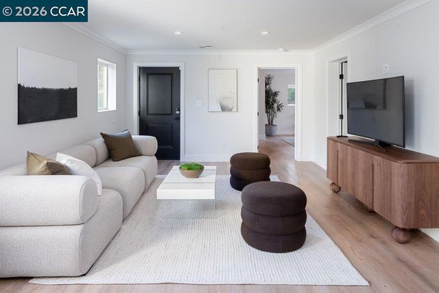 13555 Skyline Blvd, Oakland, CA 94619