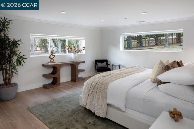 13555 Skyline Blvd, Oakland, CA 94619