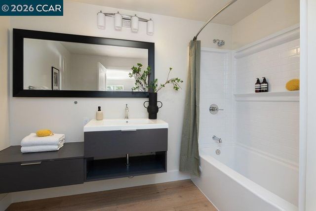13555 Skyline Blvd, Oakland, CA 94619
