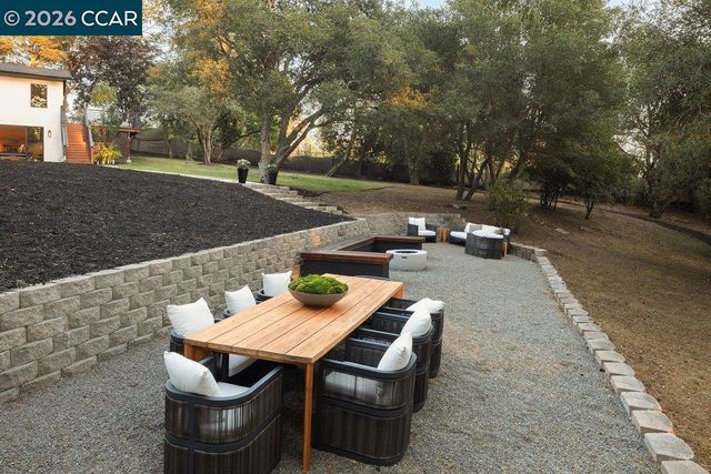 13555 Skyline Blvd, Oakland, CA 94619