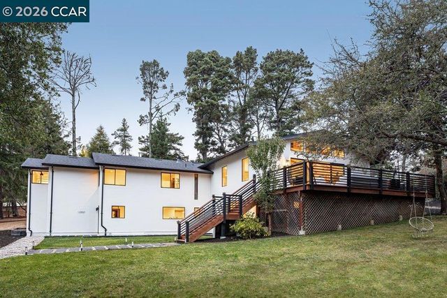 13555 Skyline Blvd, Oakland, CA 94619
