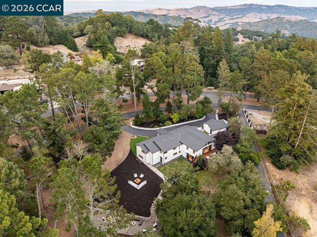 13555 Skyline Blvd, Oakland, CA 94619