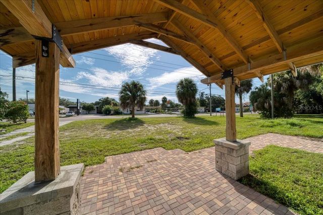 1040 BROADWAY, Dunedin, FL 34698