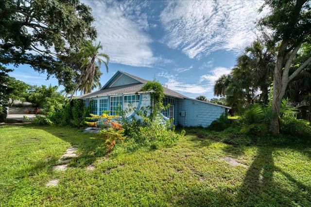 1040 BROADWAY, Dunedin, FL 34698