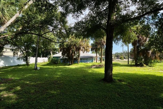 1040 BROADWAY, Dunedin, FL 34698