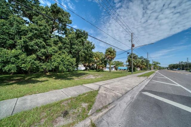 1040 BROADWAY, Dunedin, FL 34698