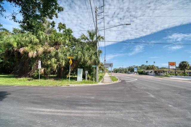 1040 BROADWAY, Dunedin, FL 34698