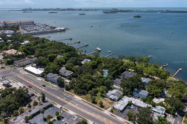 1040 BROADWAY, Dunedin, FL 34698
