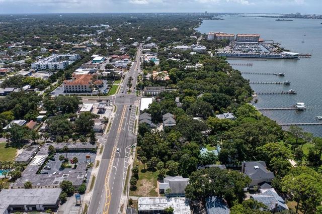 1040 BROADWAY, Dunedin, FL 34698