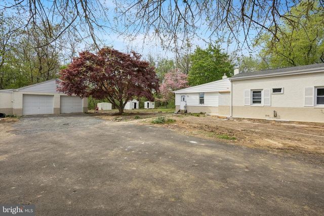 102 BRISTOL OXFORD VALLEY RD, Langhorne, PA 19047