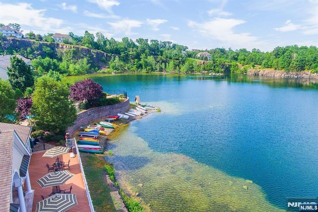 67 Magnolia Way, North Haledon, NJ 07508