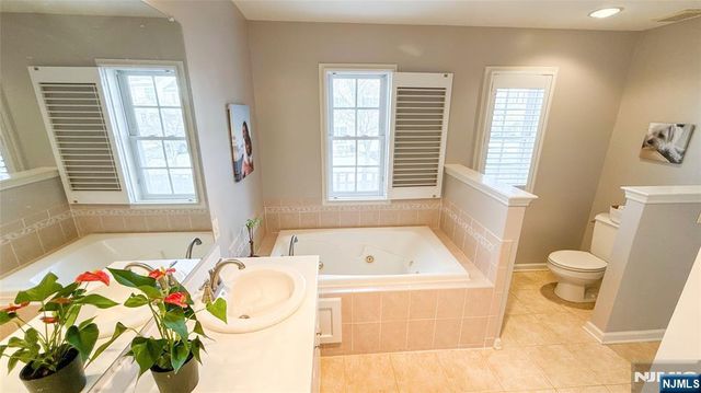 67 Magnolia Way, North Haledon, NJ 07508