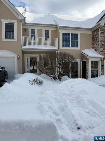 67 Magnolia Way, North Haledon, NJ 07508