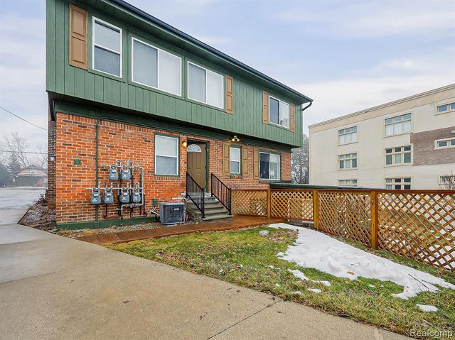 3170 Dixie Highway D, Waterford, MI 48328