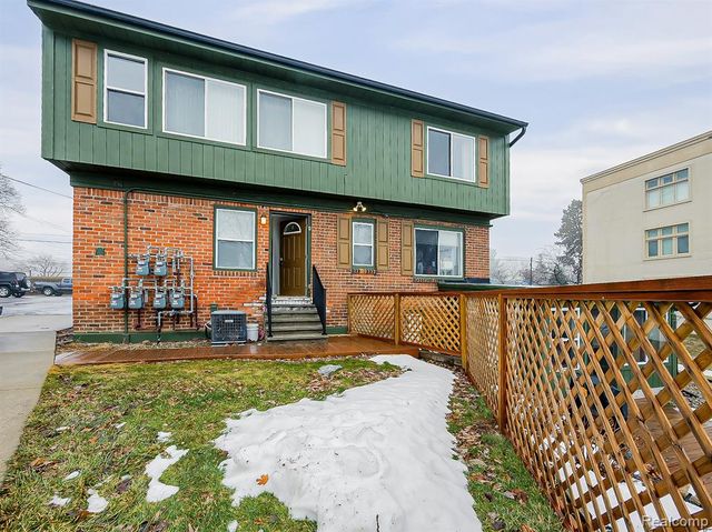 3170 Dixie Highway D, Waterford, MI 48328