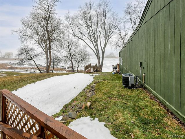 3170 Dixie Highway D, Waterford, MI 48328