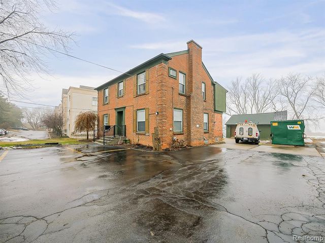 3170 Dixie Highway D, Waterford, MI 48328