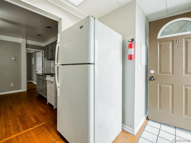 3170 Dixie Highway D, Waterford, MI 48328