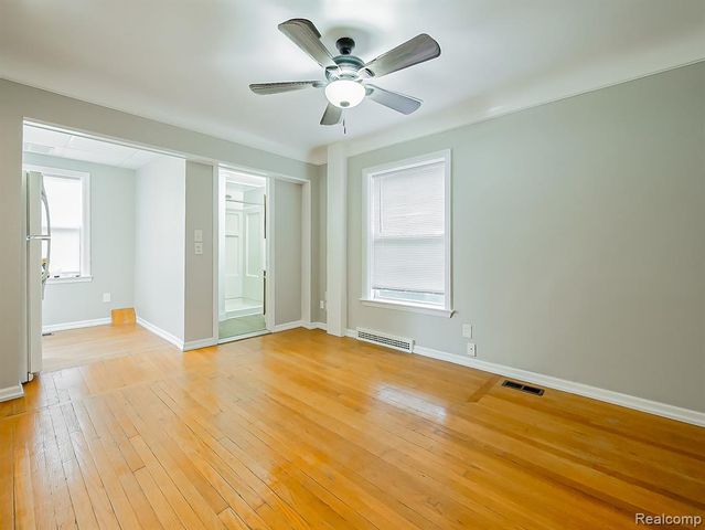 3170 Dixie Highway D, Waterford, MI 48328