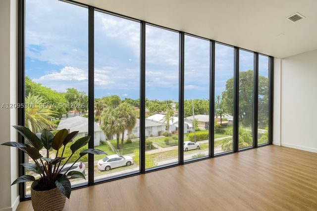 1950 Fletcher St 302, Hollywood, FL 33020