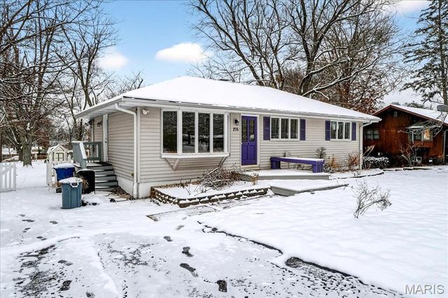 215 Hutchinson Road, Ellisville, MO 63011