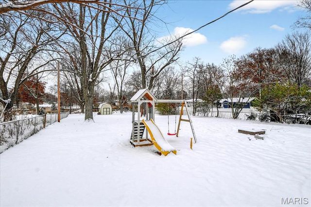 215 Hutchinson Road, Ellisville, MO 63011