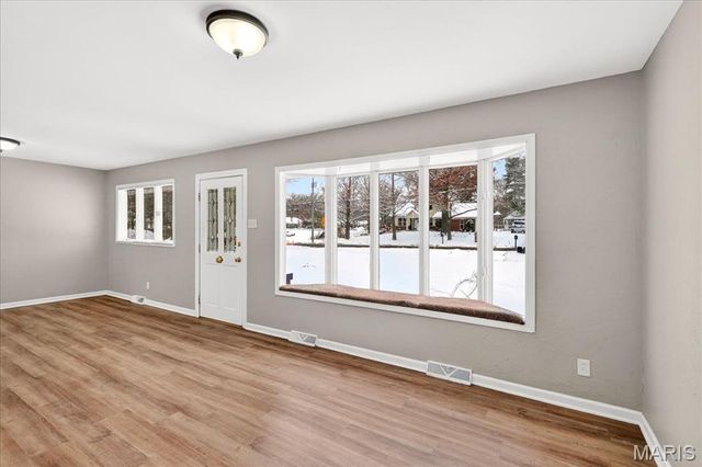 215 Hutchinson Road, Ellisville, MO 63011