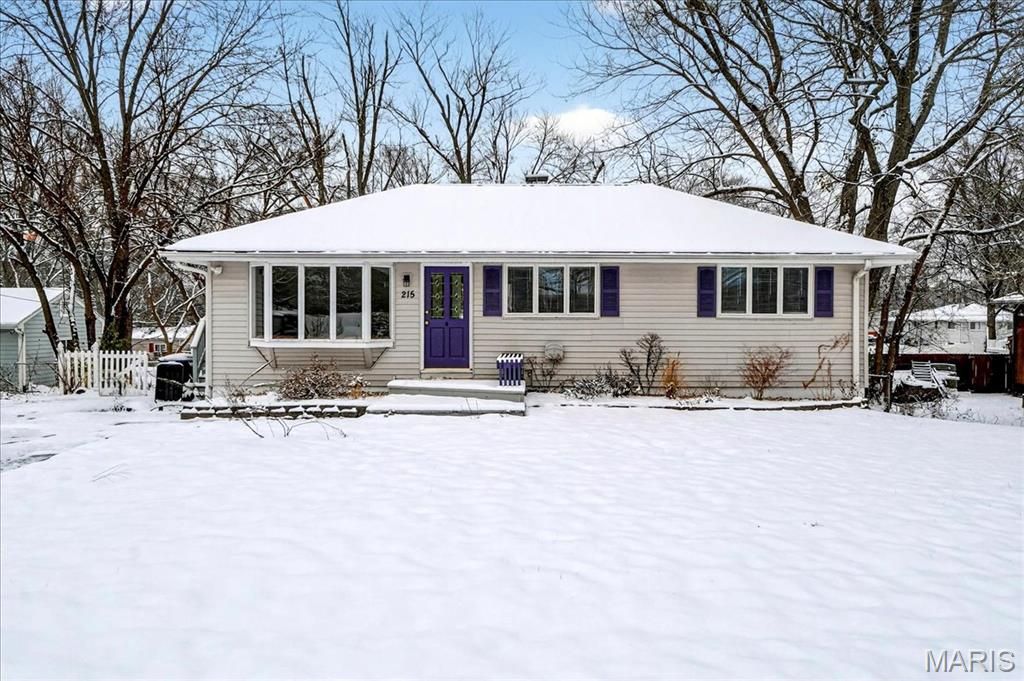 215 Hutchinson Road, Ellisville, MO 63011