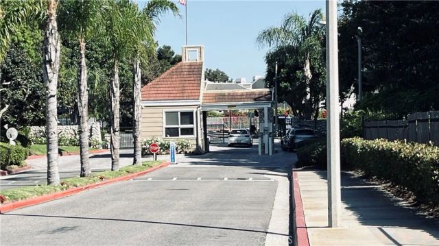 8192 Sandcove 204, Huntington Beach, CA 92646