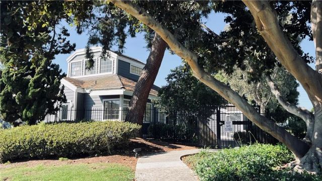 8192 Sandcove 204, Huntington Beach, CA 92646