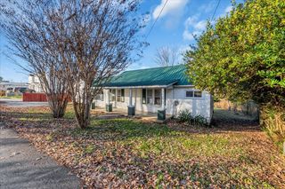 807 Perrigan Ln, Manchester, TN 37355