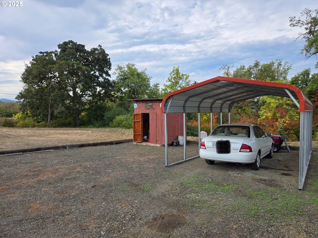 150 BUENA VISTA Ln, Roseburg, OR 97471