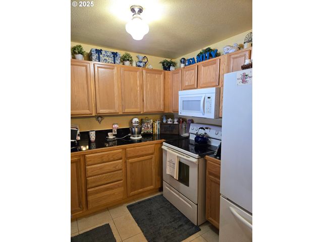 150 BUENA VISTA Ln, Roseburg, OR 97471