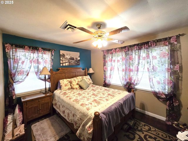 150 BUENA VISTA Ln, Roseburg, OR 97471