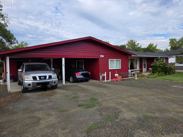 150 BUENA VISTA Ln, Roseburg, OR 97471